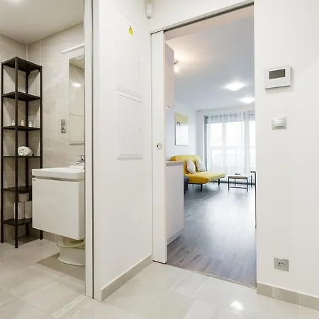 Apartment Yellow With Parking Prague